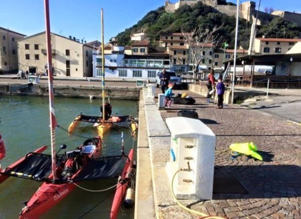 Castiglione della Pescaia, la famiglia danese dei Simonsen è arrivata in kayak