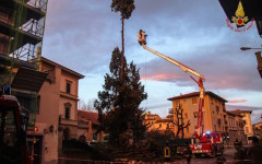 Maltempo. Vigili del Fuoco in via Giampolo Orsini a Firenze