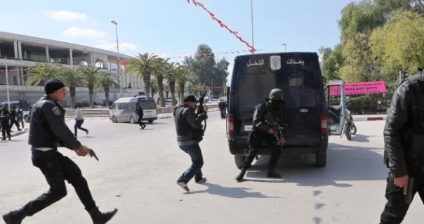 Tunisi, le forze speciali in azione durante l'attentato islamista