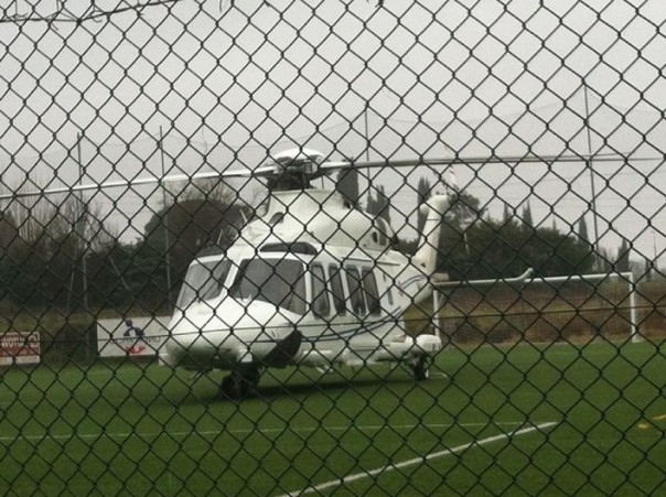 L'elicottero di Renzi all'interno del campetto di calcio