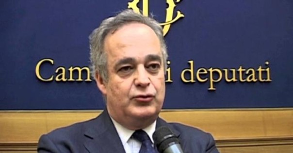 Il sottosegretario Bressa