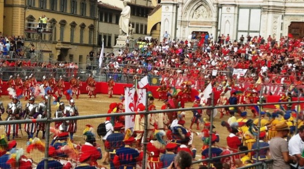 Calcio Storico 2015, il corteo in piazza 625x350