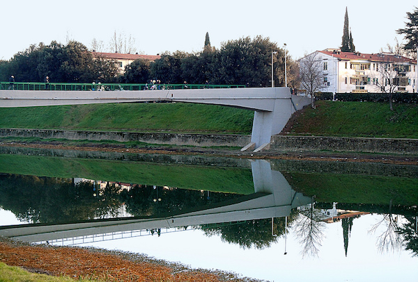 La passerella dell'Isolotto a Firenze