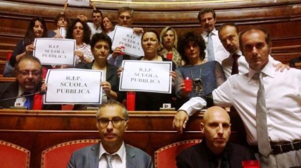 Riforma della scuola, protesta delle opposizioni in Senato