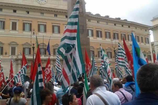 Province, manifestazione a Roma