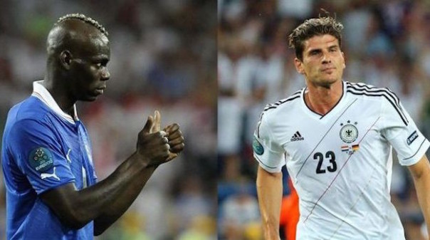 Mario Balotelli e Mario Gomez: uno arriva e l'altro parte