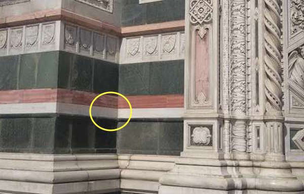 Il punto in cui è stata incisa la scritta 