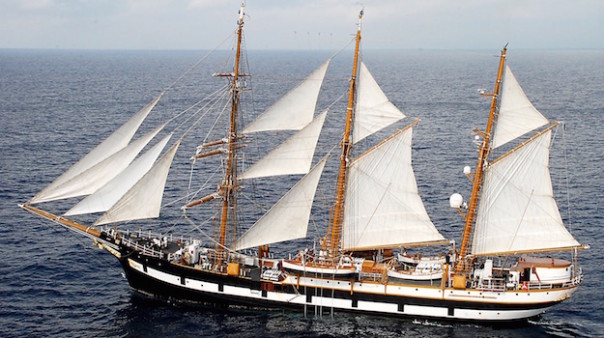 Nave Palinuro sostituisce il Vespucci nella campagna estiva dell'Accademia Navale