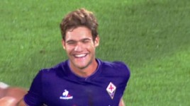 Fiorentina-Milan, l'esultanza di Alonso dopo il gol (foto Twitter - SportMediaset.it)