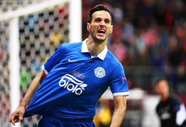 Fiorentina Nikola Kalinic in viola, è il colpo del mercato d'agosto