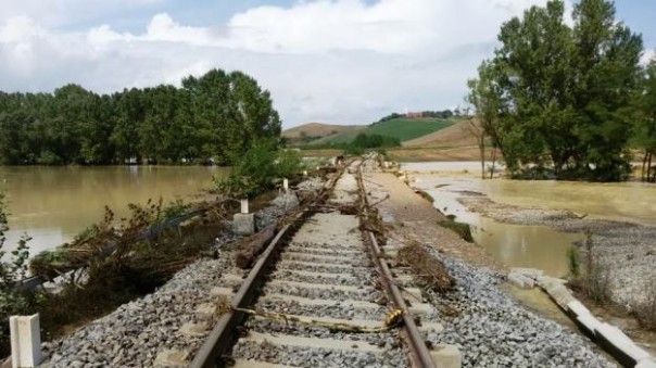 La linea ferroviaria Siena-Grosseto dopo il nubifragio del 24 agosto 2015