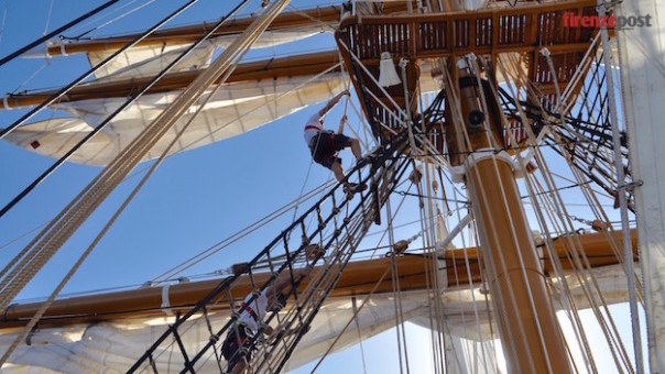 Allievi dell'Accademia Navale in addestramento su Nave Palinuro