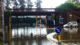 Nubifragio a Pisa, viabilità nel caos