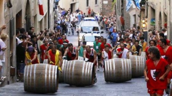 Il Bravìo delle botti a Montepulciano: domenica 30 agosto 2015