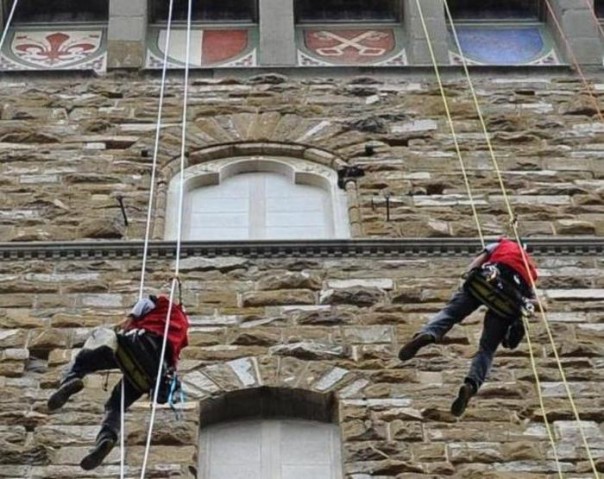 FIRENZE:PALAZZO VECCHIO MONTAGGIO PARAFULMINE