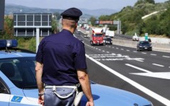 In contromano sulla superstrada, fermato dala polizia