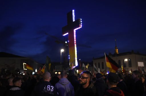 Supporters di Pegida a Dresda