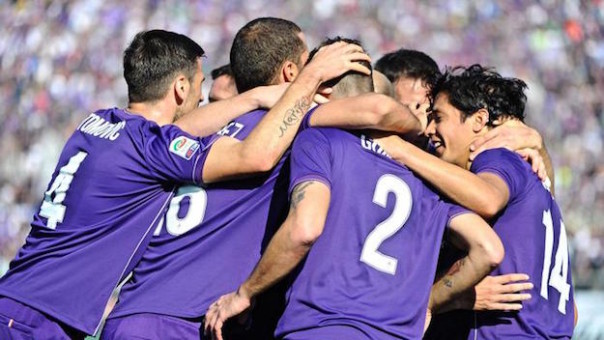 I viola festeggiano il ritrovato primo posto in classifica: 24 punti