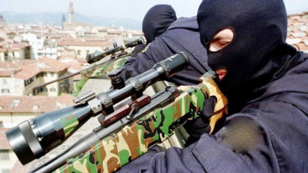 Vertice Nato a Firenze, tiratori scelti sui tetti