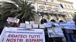 Banca Etruria, la protesta dei risparmiatori