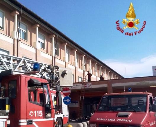 I vigili del fuoco sono intervenuti a Cisanello