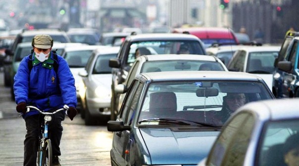 Smog a Firenze, scatta l'ordinanza del sindaco Nardella