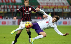 Alonso contrastato da Honda, poco prima di subire il fallaccio da Bertolacci