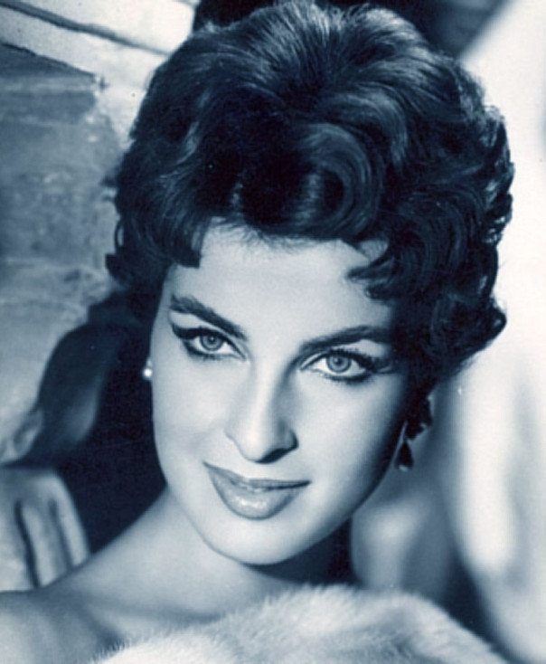 Silvana Pampanini al culmine della sua spettacolare carriera. Era nata nel 1925