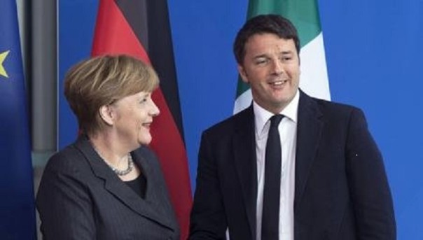 La Merkel e Renzi in occasione dell'incontro di Firenze, sotto il David, alla Galleria dell'Accademia