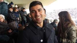 David Pizarro in tribuna laterale, sorride per Firenze Post