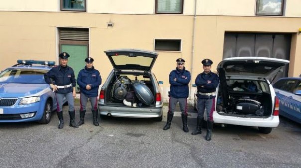 Arezzo, la Polstrada recupera sull'AutoSole tre motori marini rubati