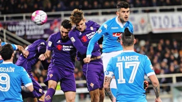Fiorentina-Napoli, lo stacco di Alonso che dà il gol alla Fiorentina