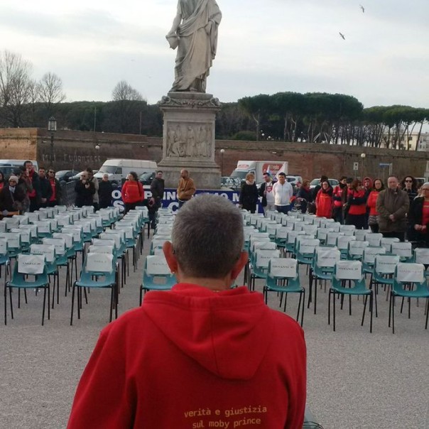 Moby Prince: 140 sedie vuote per ricordare vittime tragedia