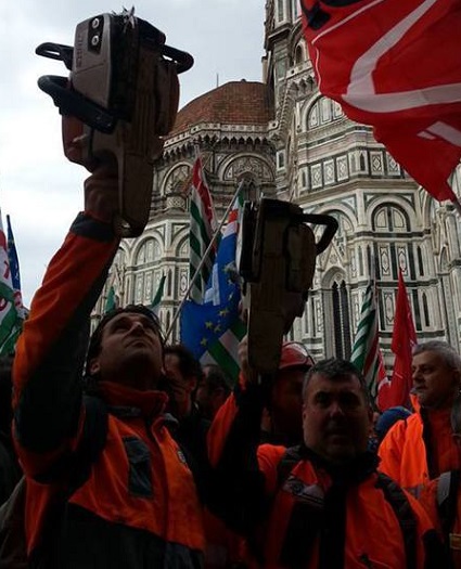 Manifestazione operai forestali a Firenze