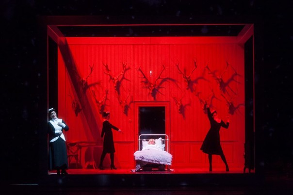 Una scena di «Iolanta» (foto Simone Donati - Terraproject - Contrasto)