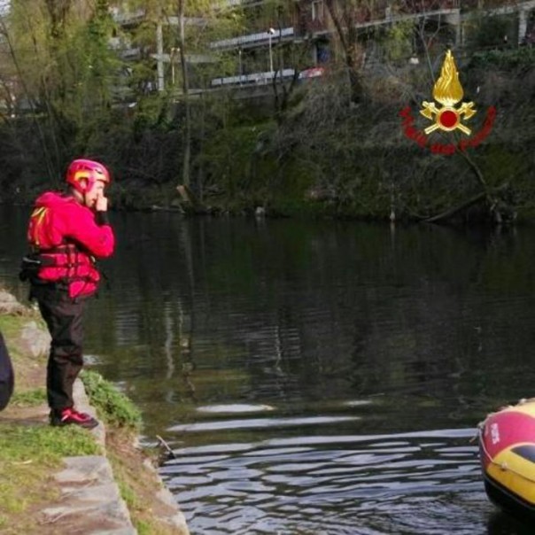 Recuperato cadavere uomo in fiume Bisenzio a Prato  vigili fuoco sommozzatori