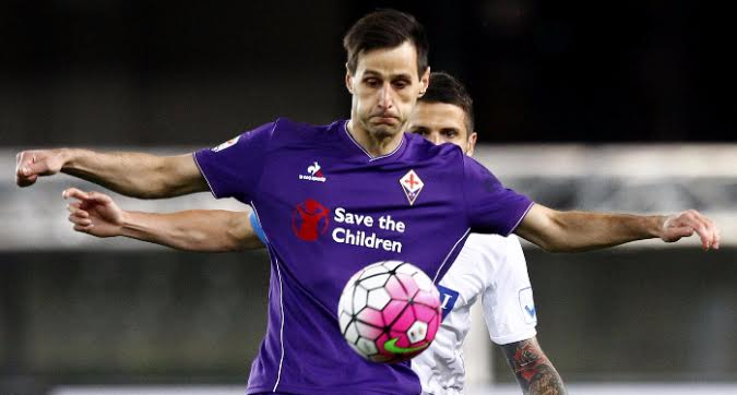 Kalinic in azione nell'area del Chievo