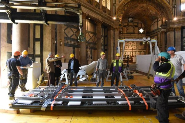 Rimozione porta sud Battistero per restauro foto Opera del Duomo Firenze/ Claudio Giovannini