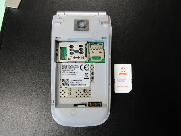 Il microfono nascosto nei calzini scoperto dalla Polstrada all'esame per la patente