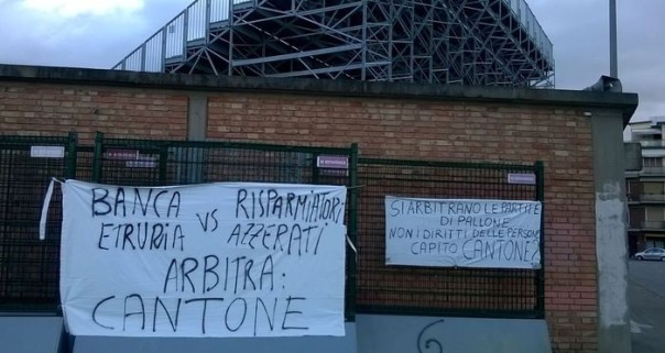 Banche: da risparmiatori Etruria striscioni nell'Empolese