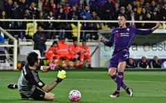 Bernardeschi davanti a Buffon. Il viola non è stato fortunato
