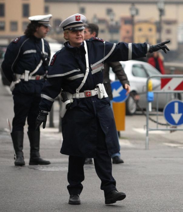 Vigili urbani Firenze traffico