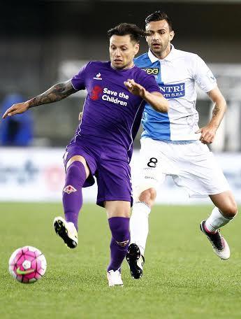 Zarate: ha colpito la traversa