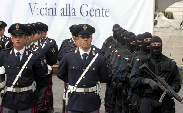 700_dettaglio2_fFeastaPolizia