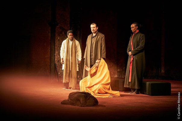 Jared McNeill, Sean O’Callaghan, Ery Nzaramba, Carole Karemera in «Battlefield» (foto Caroline Moreau)