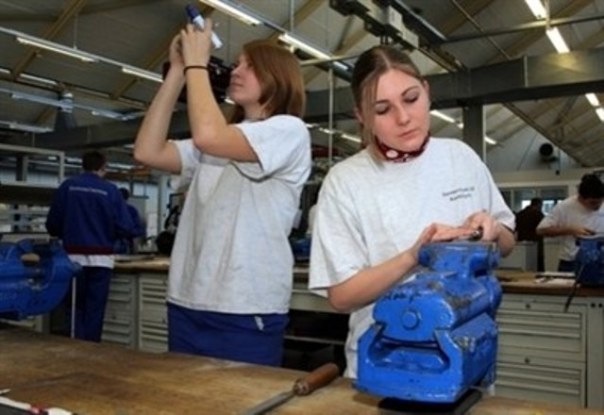 Per-i-giovani-il-lavoro-manuale-continua-ad-avere-scarsissimo-appeal