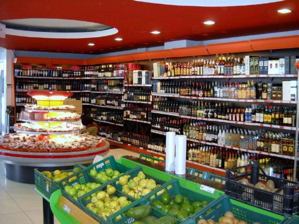 arredamenti-negozi-alimentari-lo-01