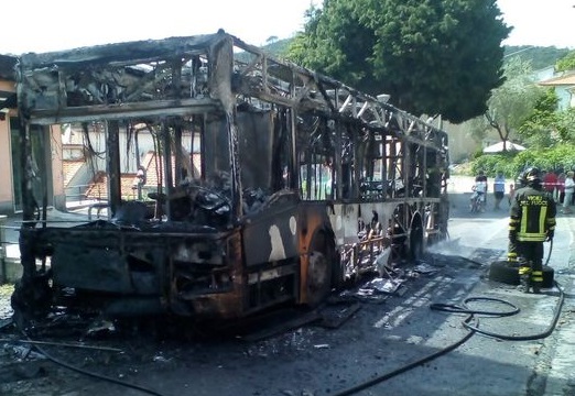 Incendio bus Livorno