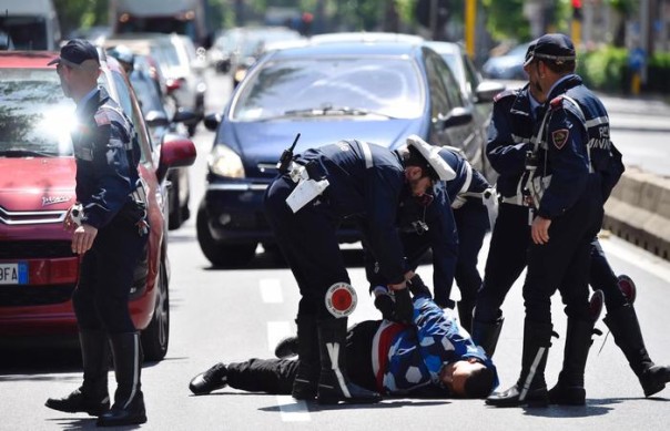 Scippa a 100 metri da un incidente mortale con un morto e tre pedoni coinvolti , arrestato dai vigili21 maggio 2016 ANSA/MAURIZIO DEGL INNOCENTI