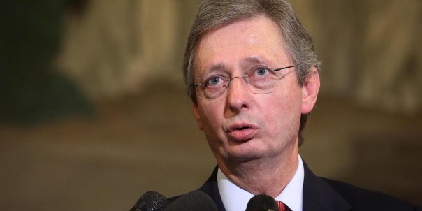 Dichiarazione alla stampa di Felice Casson al termine della Giunta per le elezioni del Senato, Roma 4 ottobre 2013. ANSA/ALESSANDRO DI MEO